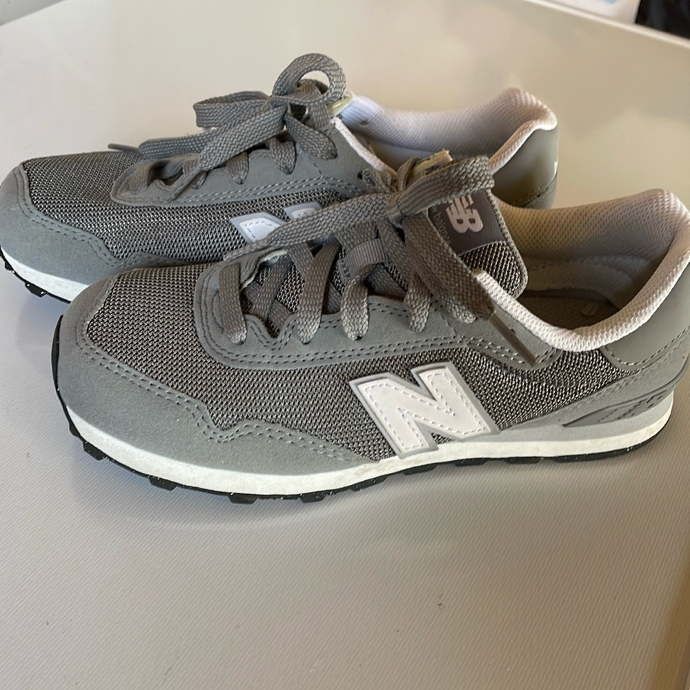 New Balance 515 V1Grade School Kids Sneakers Sz 3